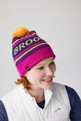 Brooks Heritage Pom Beanie 2024 - MAGENTA / BROOKS