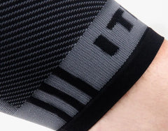 OS1st QS4 Thigh Brace Compression Sleeve - BLACK
