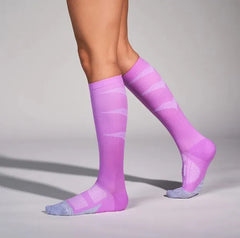 Feetures Graduated Compression Sock - BLACK