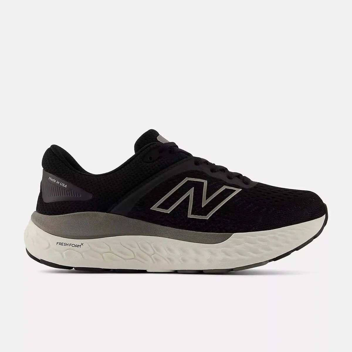 New Balance Fresh Foam 1540 v4 - EXTRA WIDE -- BLACK / WHITE